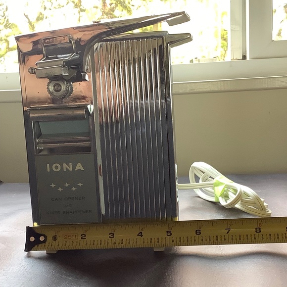 Vintage IONA Can Opener - Picture 1 of 5